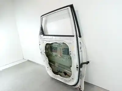 Second-hand car spare part rear left door for kia carens ( ) basic oem iam references   