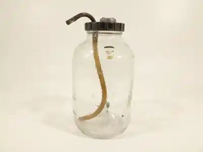 Piesă de schimb auto la mâna a doua vas de expansiune pentru renault 12 847.explosion referințe oem iam renault12