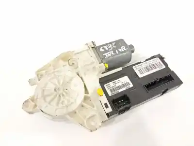 Recambio de automóvil de segunda mano de MOTOR ELEVALUNAS DELANTERO IZQUIERDO para RENAULT LAGUNA III  referencias OEM IAM 807310002R  