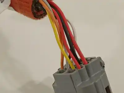 Second-hand car spare part  for KIA STONIC (YBCUV)  OEM IAM references 99240H8100  