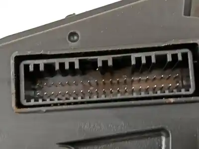 Peça sobressalente para automóvel em segunda mão quadrante por kia stonic (ybcuv) platinum edition referências oem iam 94043h8740  