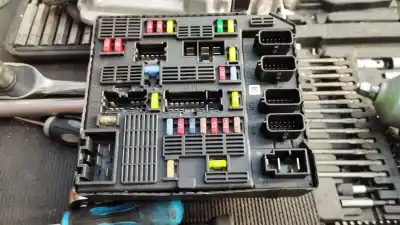 Pezzo di ricambio per auto di seconda mano scatola relè/fusibili per renault scenic iii grand dynamique riferimenti oem iam 284b69553r