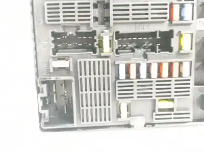 İkinci el araba yedek parçası röle/sigorta kutusu için renault scenic iii dynamique oem iam referansları 284b62342r  