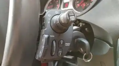Pezzo di ricambio per auto di seconda mano comando pulito per renault clio iii authentique riferimenti oem iam 88103009357  
