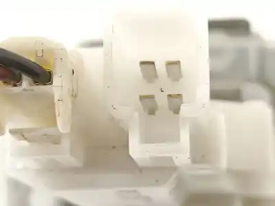 Second-hand car spare part trunk lock for suzuki swift berlina (mz) gl oem iam references 8251063j00000  