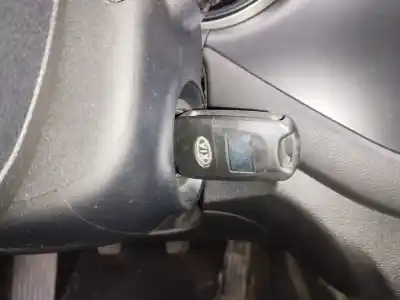 Peça sobressalente para automóvel em segunda mão COMUTADOR DE IGNIÇÃO por KIA CEE´D  Referências OEM IAM   