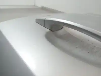 Second-hand car spare part left front door for opel astra h (a04) 1.9 cdti (l48) oem iam references 13208421  