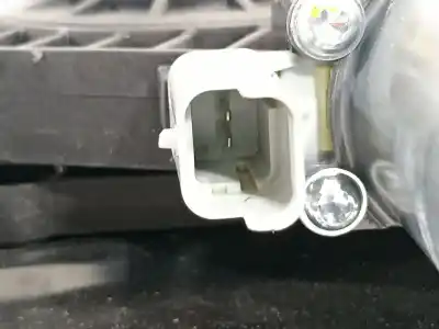 Автозапчастина б/у регулятор переднього правого скла для nissan qashqai (j11) tekna premium посилання на oem iam 807004ea0b03  