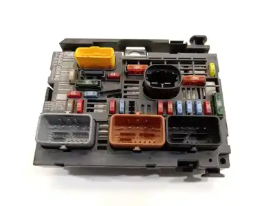 Peça sobressalente para automóvel em segunda mão CAIXA DE FUSÍVEIS E RELÉS por CITROEN C4 I (LC_)  Referências OEM IAM 9666700480 BSMR05 