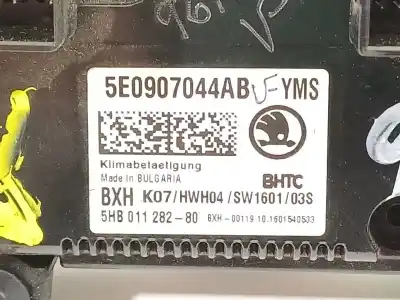 Peça sobressalente para automóvel em segunda mão comando de sofagem (chauffage / ar condicionado) por skoda octavia combi (5e5) 2.0 tdi referências oem iam 5e0907044ab  