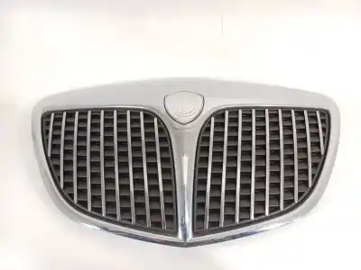 Second-hand car spare part front grille for lancia ypsilon (101) 1.3 16v multijet argento oem iam references 735349457