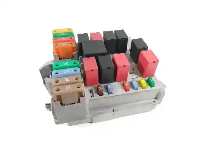 Second-hand car spare part fuse box unit for lancia ypsilon (101) 1.3 16v multijet argento oem iam references 51724721