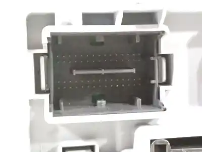 Second-hand car spare part fuse box unit for opel combo furgoneta/monovolumen (x12) 1.3 cdti (b05) oem iam references 00520158930 28468797 