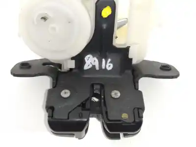 Second-hand car spare part trunk lock for toyota auris active oem iam references 6935002090  