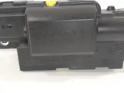 Second-hand car spare part trunk lock for renault clio iii authentique oem iam references 8200947699  