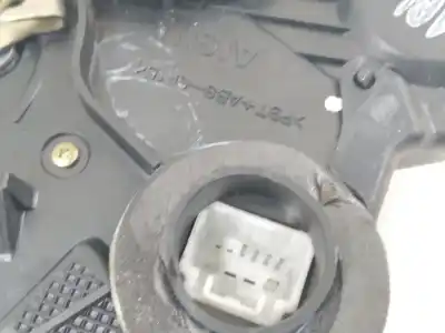 Second-hand car spare part left front door lock for toyota corolla (_e12_) 1.4 d (nde120_) oem iam references 6904002152  