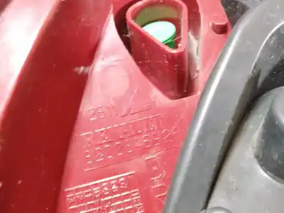 Автозапчастина б/у правий ліхтар для renault clio iii exception посилання на oem iam 8200886946  