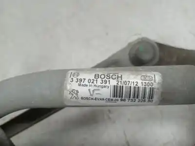 Pezzo di ricambio per auto di seconda mano tiranti e motorino del tergicristallo anteriore per peugeot 208 i (ca_, cc_) 1.2 vti 82 riferimenti oem iam 9673222580  