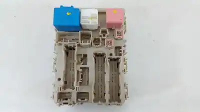Pezzo di ricambio per auto di seconda mano scatola relè/fusibili per toyota verso (_r2_) 2.0 d-4d (aur20_) riferimenti oem iam 827300f052a 323611k10 315041i21