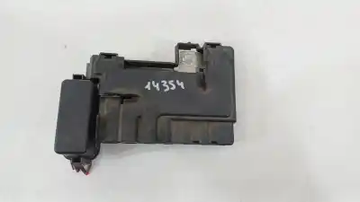Pezzo di ricambio per auto di seconda mano Scatola Relè/fusibili per VOLKSWAGEN POLO V (6R1, 6C1) 1.6 TDI Riferimenti OEM IAM 6R0937550A  