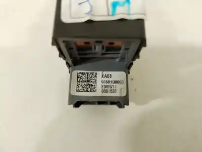 Автозапчастина б/у передній правий віконний вимикач для hyundai i20 iii (bc3, bi3) 1.2 посилання на oem iam 93581q0000  