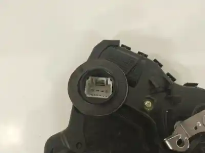 Автозапчастина б/у замок передніх дверей лівий для toyota auris (_e18_) 1.8 hybrid (zwe186_) посилання на oem iam 6904002211  