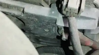 Peça sobressalente para automóvel em segunda mão alternador por renault clio iii exception referências oem iam 8200429898  