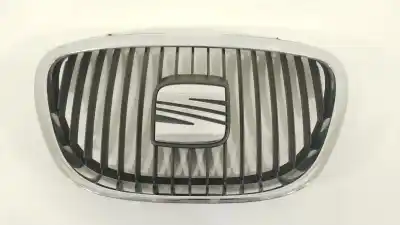 Автозапчасти б/у ПЕРЕДНЯЯ РЕШЕТКА за SEAT TOLEDO III (5P2)  ссылки OEM IAM 5P0853654  