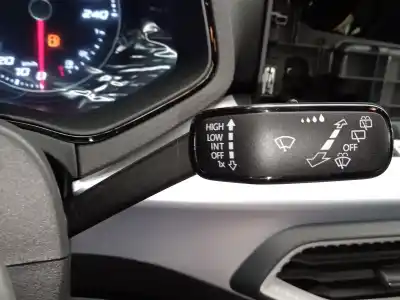 Pièce détachée automobile d'occasion commande de clignotants pour seat ibiza v (kj1, kjg) 1.0 tsi références oem iam 2q1953507l  