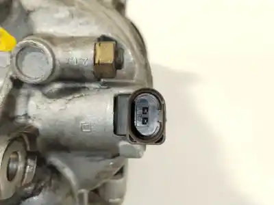 Peça sobressalente para automóvel em segunda mão compressor de ar condicionado a/a a/c por volkswagen golf vi (5k1) 2.0 tdi referências oem iam 5n0820803a  