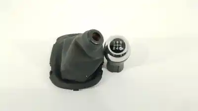 Peça sobressalente para automóvel em segunda mão BOTÃO DA ALAVANCA DE VELOCIDADES por TOYOTA AYGO x-cite Referências OEM IAM 335040H070B1  