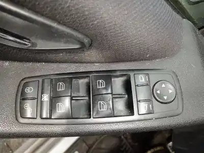 Автозапчастина б/у ПЕРЕДНІ ВІКНИЙ ВМИКАЧ для MERCEDES CLASE B (W245) 200 CDI (245.208) Посилання на OEM IAM A1698206610  