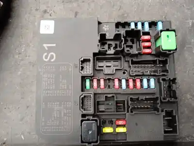 İkinci el araba yedek parçası RÖLE/SIGORTA KUTUSU için NISSAN JUKE (F15) 1.6 DIG-T NISMO RS OEM IAM referansları 284B71TV2C  