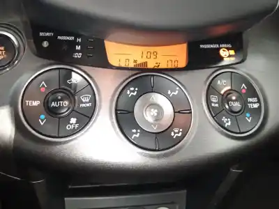 Peça sobressalente para automóvel em segunda mão COMANDO DE SOFAGEM (CHAUFFAGE / AR CONDICIONADO) por TOYOTA RAV 4 III (_A3_) 2.2 D (ALA35_) Referências OEM IAM 5590042361  