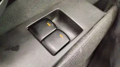 Gebrauchtes Autoersatzteil FENSTERSCHALTER VORNE LINKS zum NISSAN MICRA III (K12) 1.4 16V OEM-IAM-Referenzen 25401AX600  