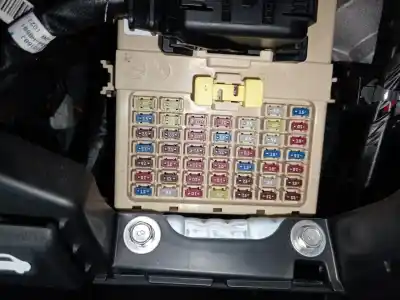 Peça sobressalente para automóvel em segunda mão CAIXA DE FUSÍVEIS E RELÉS por KIA RIO (YB) Attract Referências OEM IAM 91950H8570  