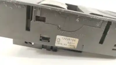 Pièce détachée automobile d'occasion commande de lève vitre avant gauche pour opel astra h gtc (a04) 1.9 cdti (l08) références oem iam 13228706  
