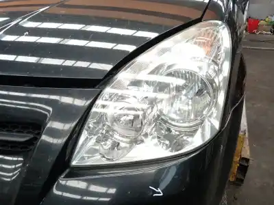 Second-hand car spare part LEFT HEADLIGHT for TOYOTA COROLLA VERSO (ZER_, ZZE12_, R1_) 2.2 D-4D (AUR10_) OEM IAM references 811700F010  