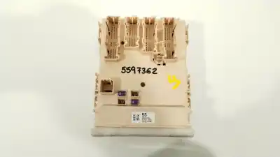 Recambio de automóvil de segunda mano de CAJA RELES / FUSIBLES para TOYOTA AURIS  referencias OEM IAM 8273012X81 63586756 8922102480