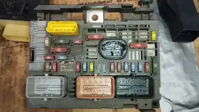 İkinci el araba yedek parçası RÖLE/SIGORTA KUTUSU için CITROEN C5 III (RD_) 2.0 HDI 140 OEM IAM referansları 9675877980  