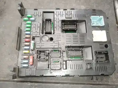 İkinci el araba yedek parçası RÖLE/SIGORTA KUTUSU için CITROEN C4 GRAND PICASSO I (UA_) 2.0 HDI 138 OEM IAM referansları 9664058780  