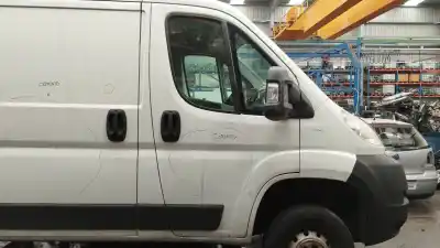 Recambio de automóvil de segunda mano de PUERTA DELANTERA DERECHA para PEUGEOT BOXER FURGÓN 2.2 HDI 120 referencias OEM IAM 9004Y1  