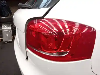 Автозапчастина б/у правий ліхтар для audi a3 (8p1) 2.0 tdi 16v посилання на oem iam 8p3945096  