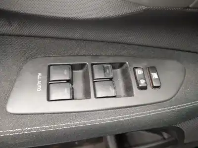 Pezzo di ricambio per auto di seconda mano interruttore alzacristalli anteriore sinistro per toyota auris (_e15_) 1.8 hybrid (zwe150_) riferimenti oem iam 
