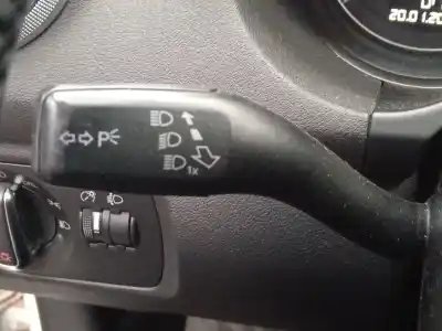 Pièce détachée automobile d'occasion COMMANDE DE CLIGNOTANTS pour AUDI A3 (8P1) 2.0 TDI 16V Références OEM IAM 8P0953513C  