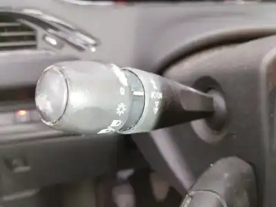 Автозапчасти б/у УПРАВЛЕНИЕ СВЕТОМ за PEUGEOT 208 I (CA_, CC_) 1.2 VTI 82 ссылки OEM IAM 98030390ZD  