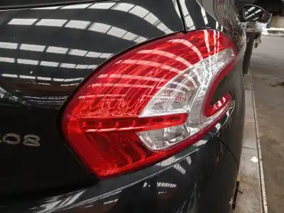 Pezzo di ricambio per auto di seconda mano LUCI POSTERIORI DESTRA per PEUGEOT 208 I (CA_, CC_) 1.2 VTI 82 Riferimenti OEM IAM 9672628380  