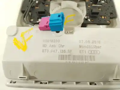 Автозапчастина б/у внутрішне світло для audi a4 b8 avant (8k5) 2.0 tdi посилання на oem iam 8t0947135bf  