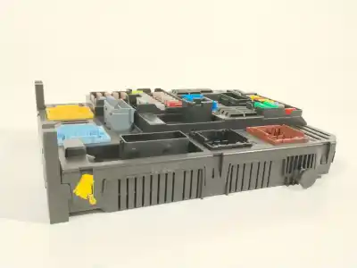 Second-hand car spare part fuse box unit for citroen c4 picasso ii 1.6 bluehdi 120 oem iam references 9819851380  