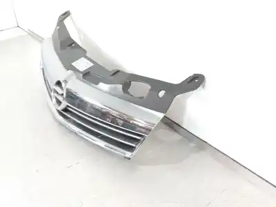 Автозапчасти б/у передняя решетка за opel astra h (a04) 1.6 (l48) ссылки oem iam 13225780 46108/8395 13225775